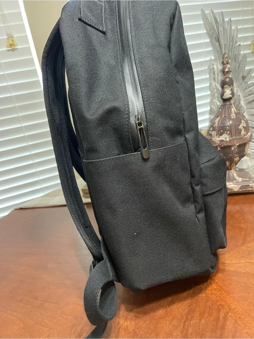 Lululemon Command the day Backpack 25L * flaw